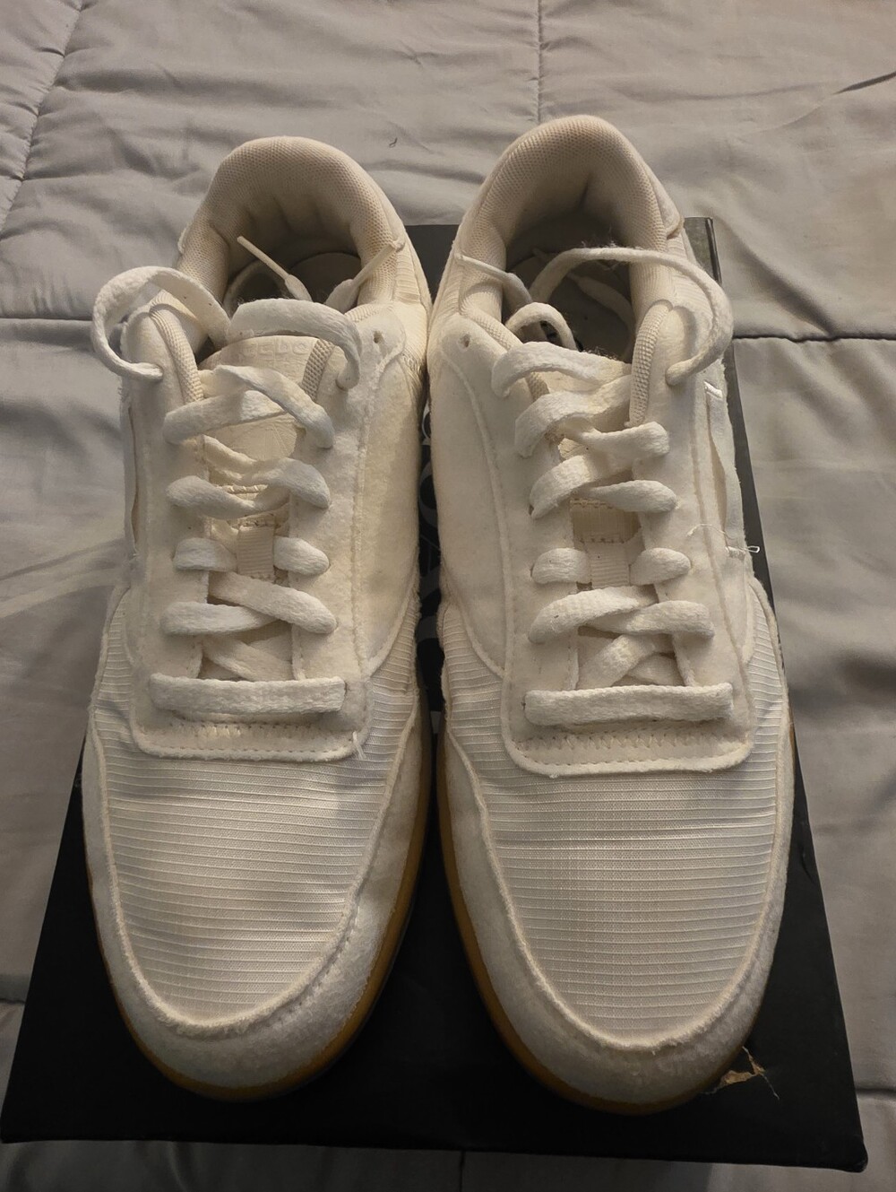 Men's White Casual Reebok Sneakers - Classic Low-Top